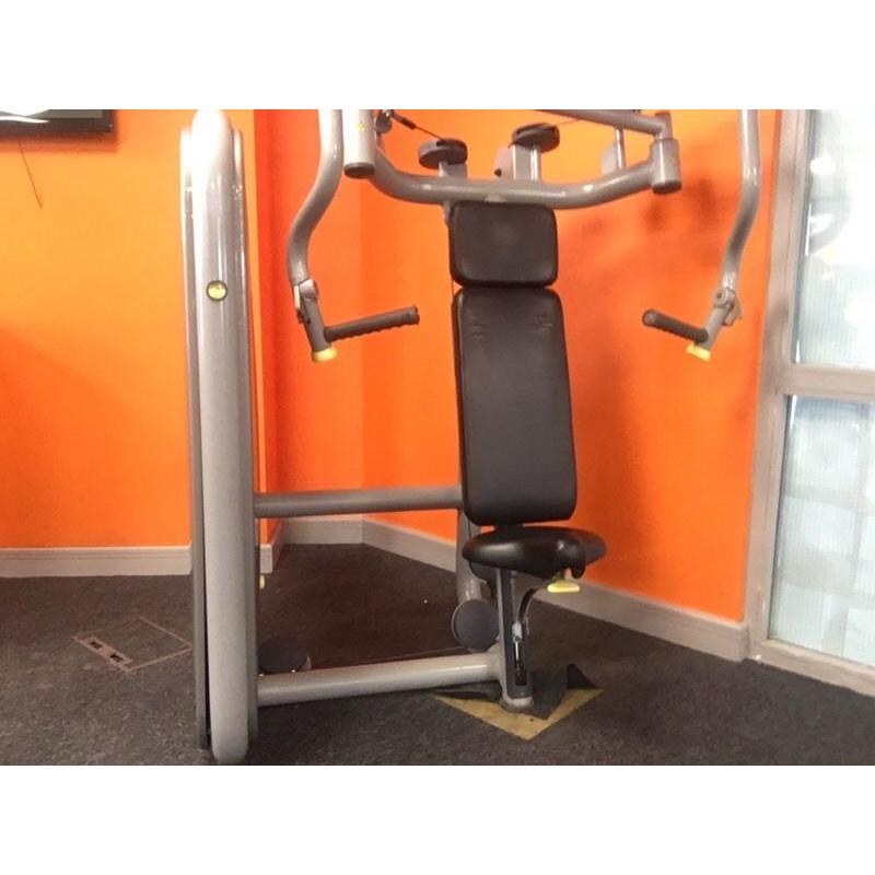 TECHNOGYM CHEST PRESS & MULTI HIP