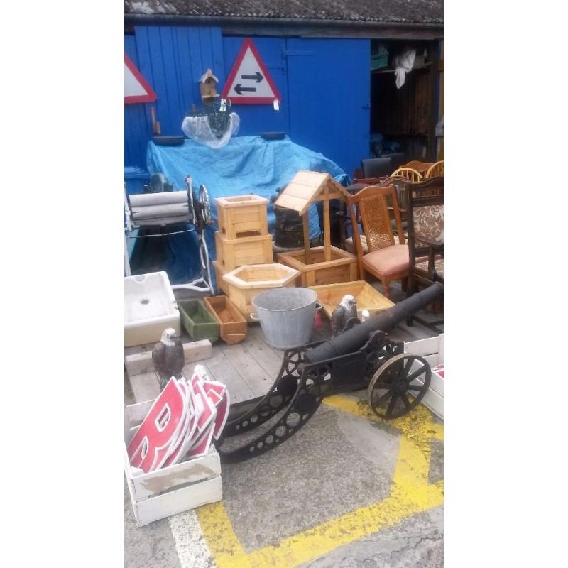 GARDEN ACCESSORIES