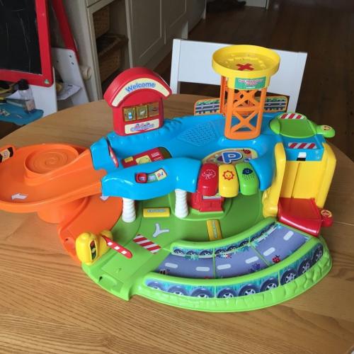 VTECH Toot Toot Garage