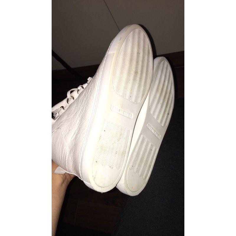 BALENCIAGAS 5.5