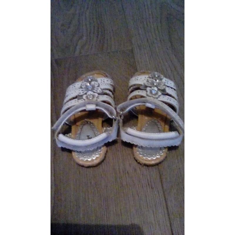 Girls white sandals size infant 6