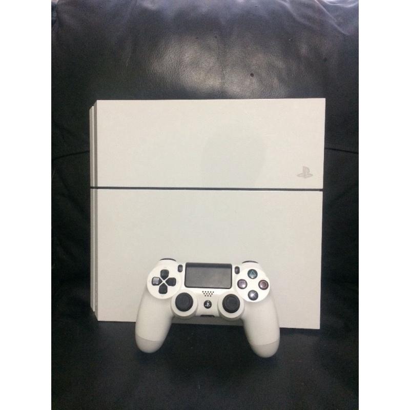 PlayStation Four - Glacier White