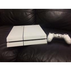 PlayStation Four - Glacier White