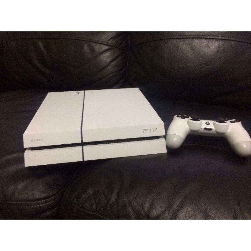PlayStation Four - Glacier White
