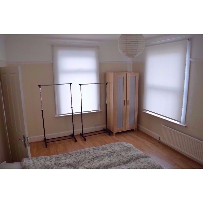 NO FEES! Double room available 3mins by walk to Seven Sisters Tube Station on Victoria Line.