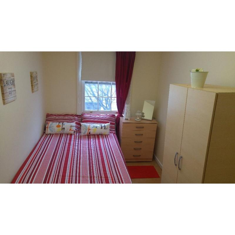 4 FANTASTIC rooms in JUST RENOVATED PROPERTY,NORTH LONDON