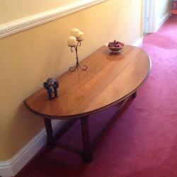 SOLID OAK OVAL COFFEE TABLE