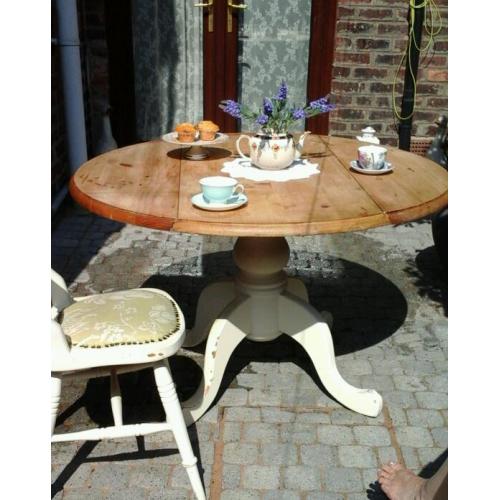 Pine table & 4 chairs.