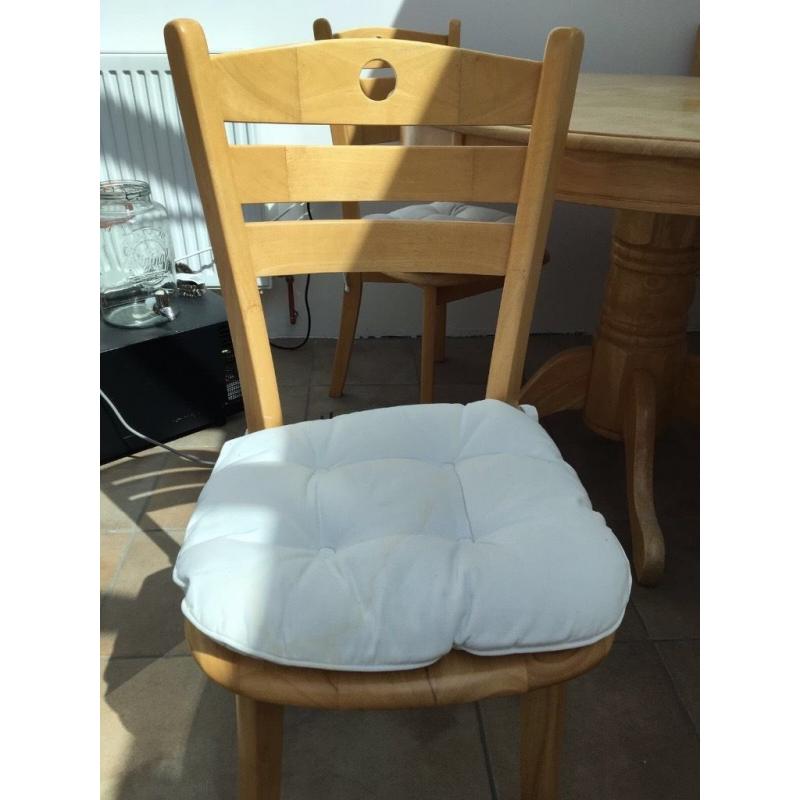 pine table and chairsround