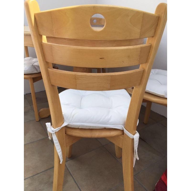 pine table and chairsround
