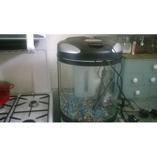 moon pod aquarium...................................................................................