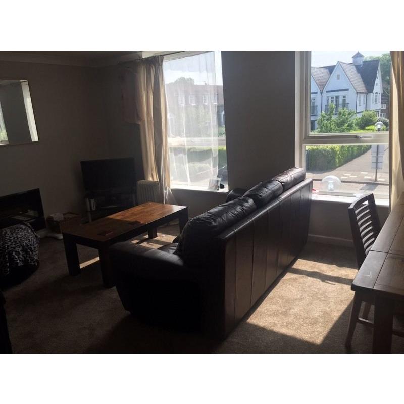 Large single bedroom for rent
