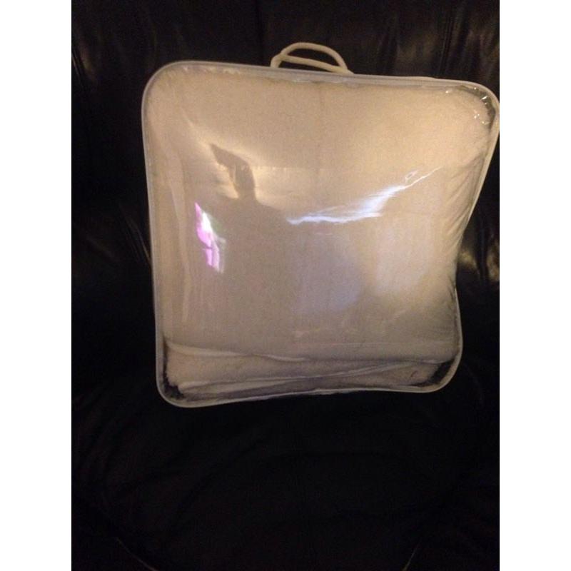 Fleecy bottom sheet (single)