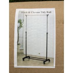 Black and chrome tidy rail