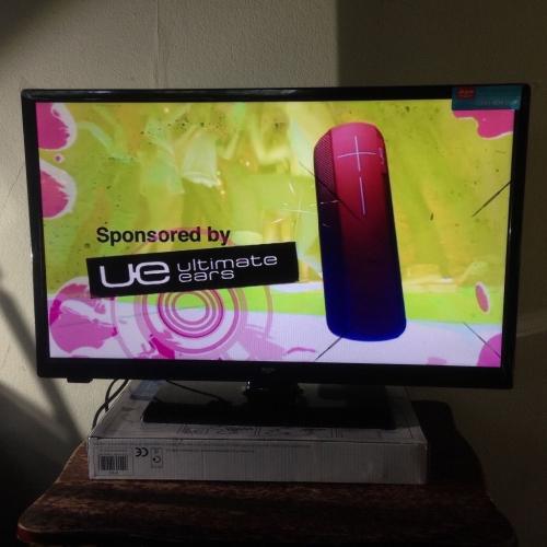 24"Bush smart inbuilt DVD 1080p full hd Tv (perfect working)