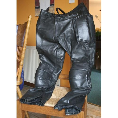 RICHA two piece leather motorcycle suit