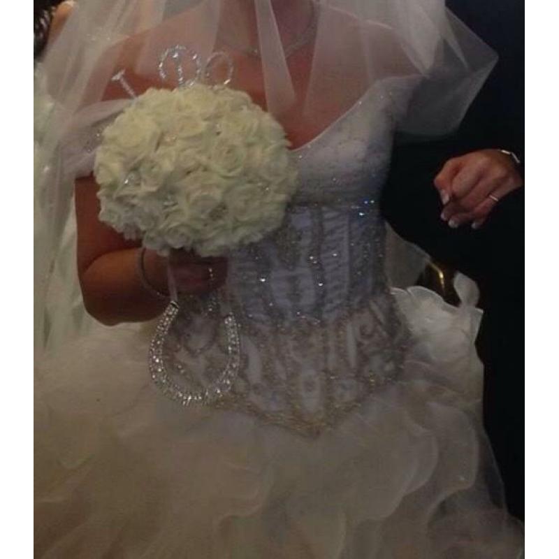 Alexia wedding dress size 8 up to a 14