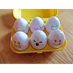 TOMY Play to Learn Hide n Squeak Eggs Age 12m Chirpers Sorting Eggs