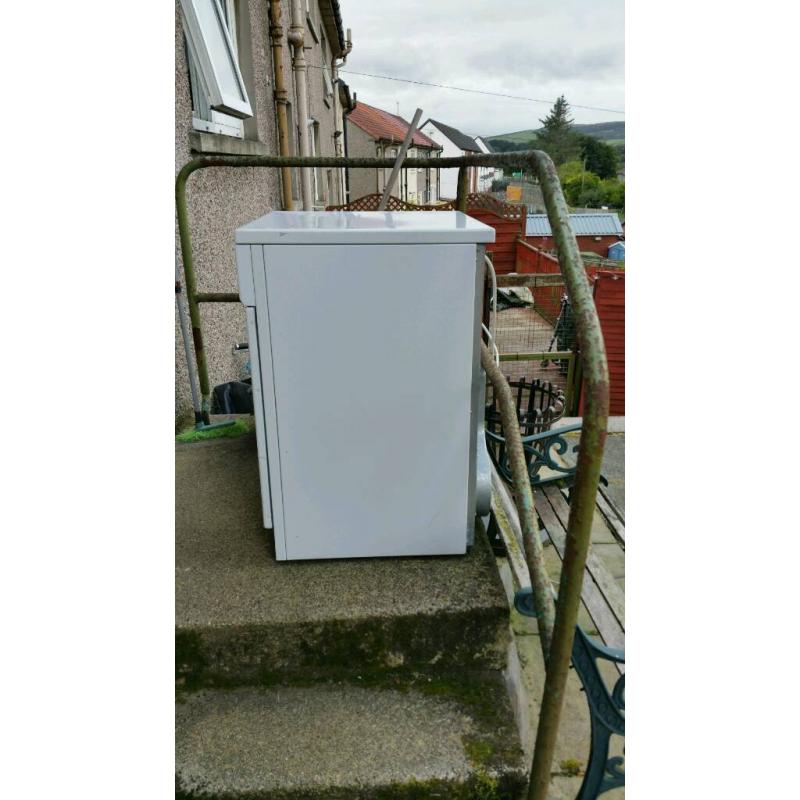 Condenser tumble dryer