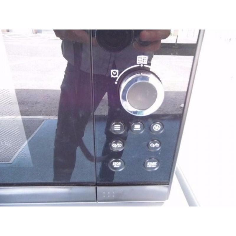 NEW GRADED 28 L BLACK HOTPOINT COMBI MICROWAVE REF: 11627