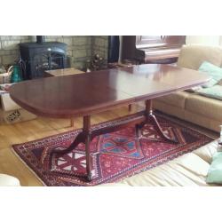 Extendable Dining Room Table and 4 Chairs