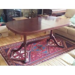 Extendable Dining Room Table and 4 Chairs