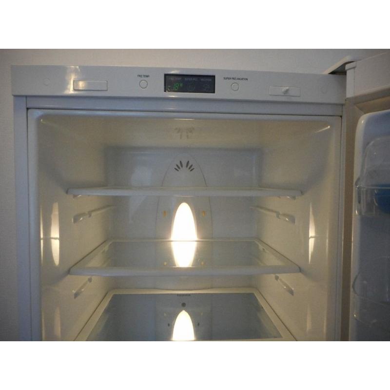 "LG" ELECTRONIC FRIDGE /FREEZER**FROST FREE**
