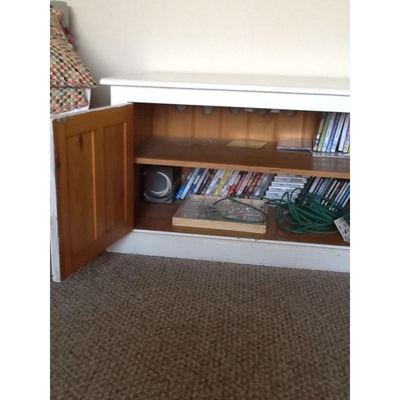Tv unit