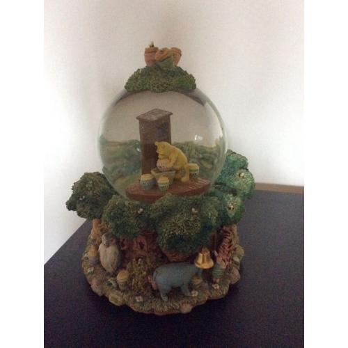 Winnie the Pooh Musical Snow Globe