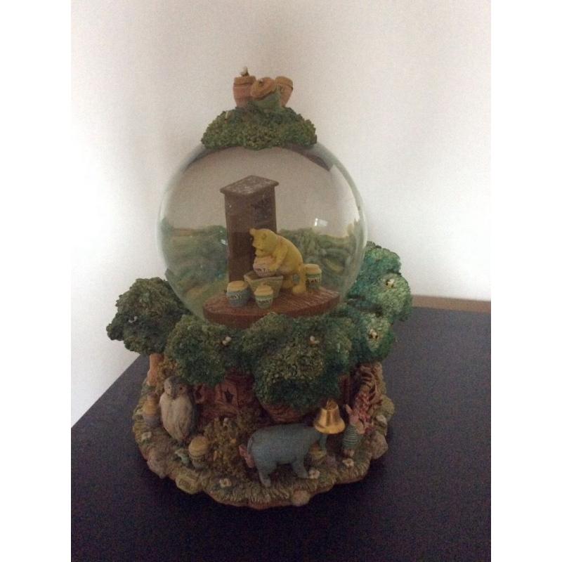 Winnie the Pooh Musical Snow Globe