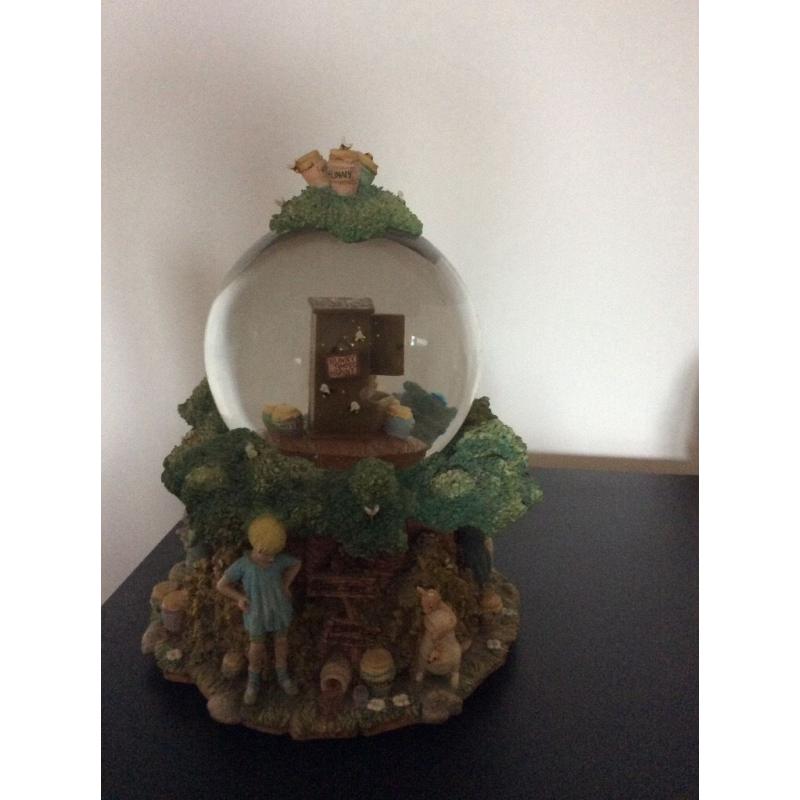 Winnie the Pooh Musical Snow Globe