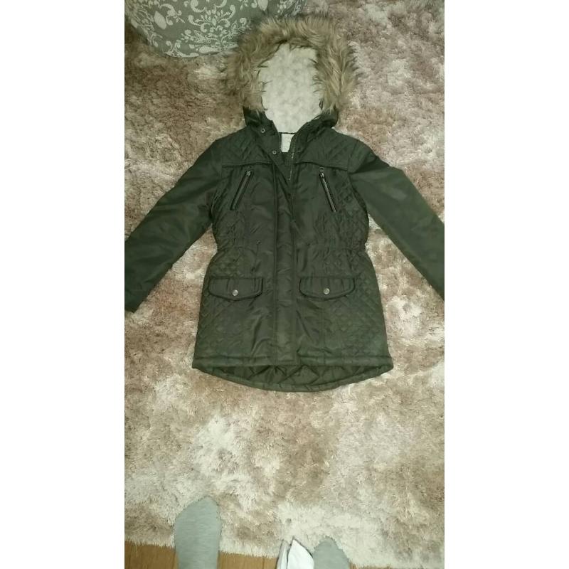 Girls winter coat ex condition Age 8/9 years