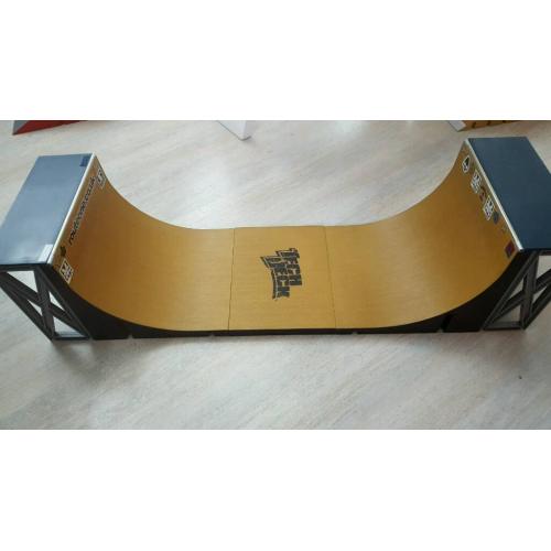 Tech Deck Ramp