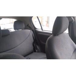 Toyota Yaris 02 for sale (quickly)