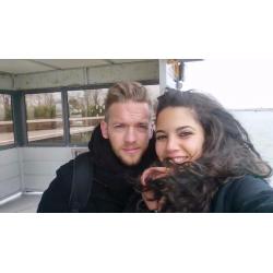 Au Pair Couple looking for a family for improve our English!