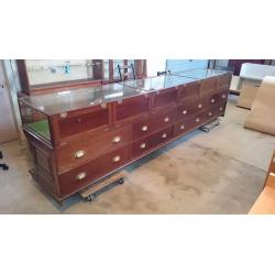 Jewellery shop counter