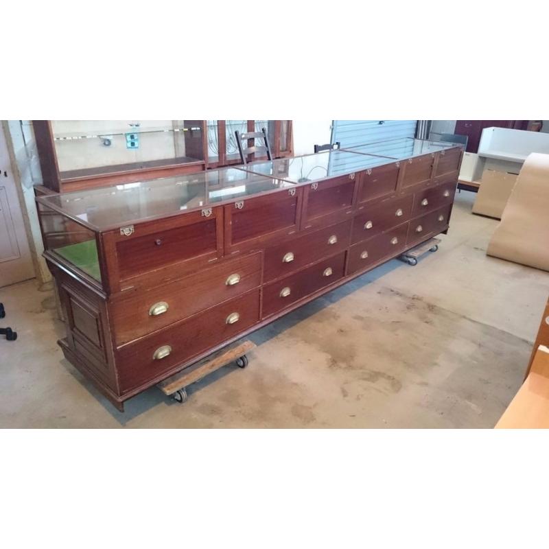 Jewellery shop counter