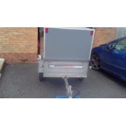 Erde 122 trailer