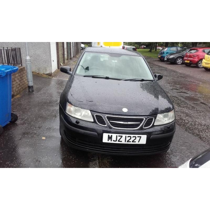 saab 9.3 2004 black. great bodywork looks and goes great. must see!