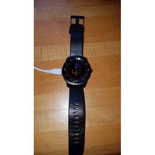 LG G Watch R Smart watch excellent condition, with charger