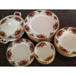 9place dinner set. Royal Albert Old Country Rose