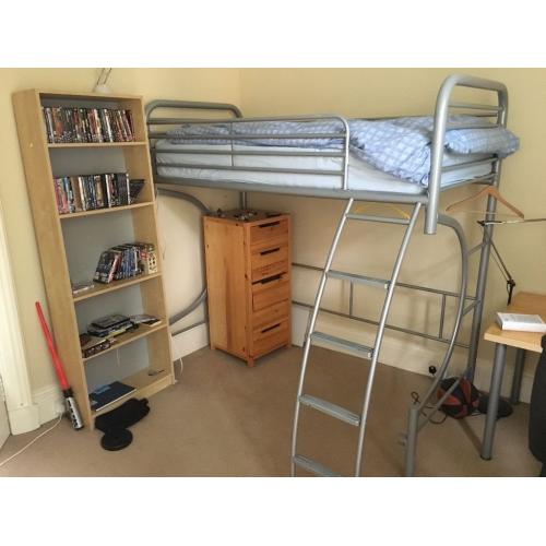 Child's cabin bed, metal frame