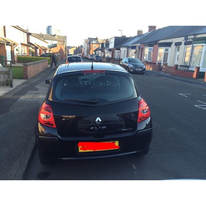 Renault Clio 2007 Mk3. 1.4 Petrol. Very low mileage.
