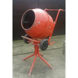 Cement mixer 135 litre excellent condition