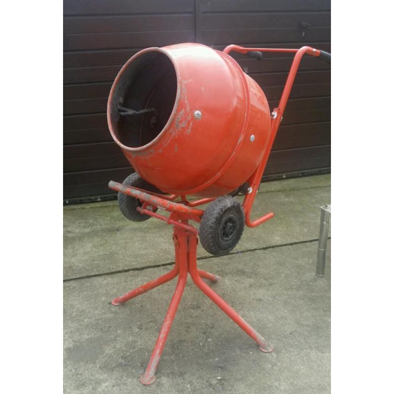 Cement mixer 135 litre excellent condition