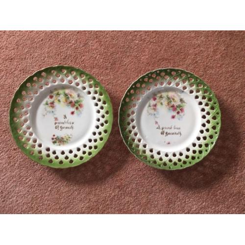 2 vintage ribbon plates in immaculate condition