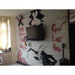 Painter / Decorator / Wallpaper Hanger available. All Glasgow areas covered. Fantastic rates.