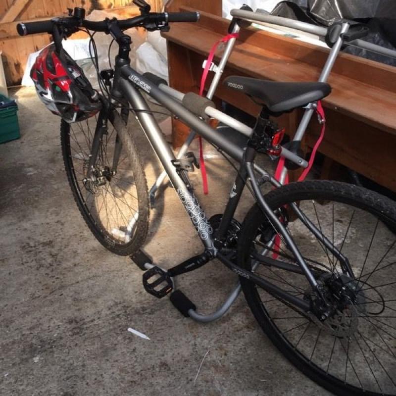 2 bikes andrack, good as new