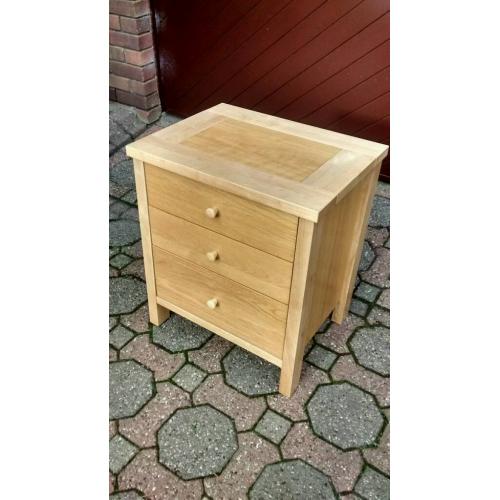 Bedside Chest of Drawers