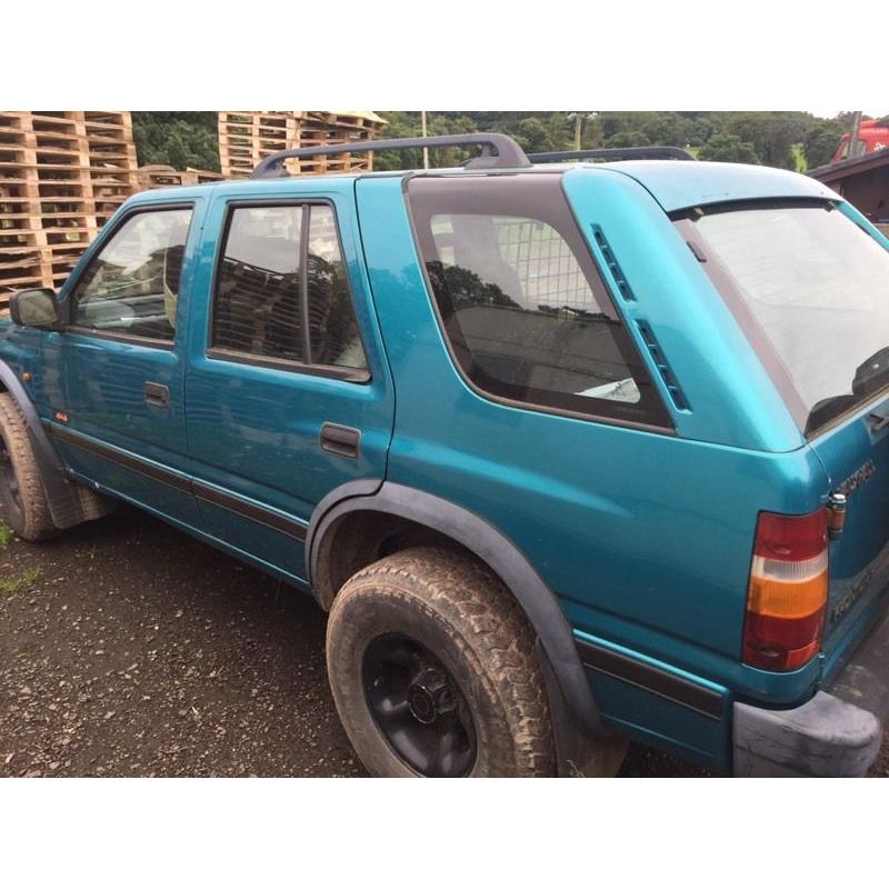 2 Vauxhall fronteras